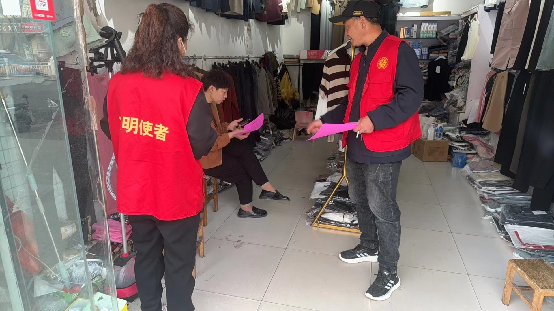 解放南路社区开展“推进移风易俗 倡导文明殡葬”主题宣传活动